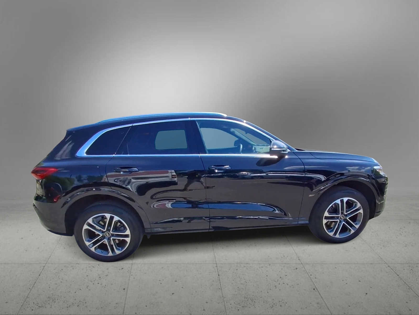 Used 2025 Audi Q5 Premium w/ Premium Plus AWD/4WD image 9