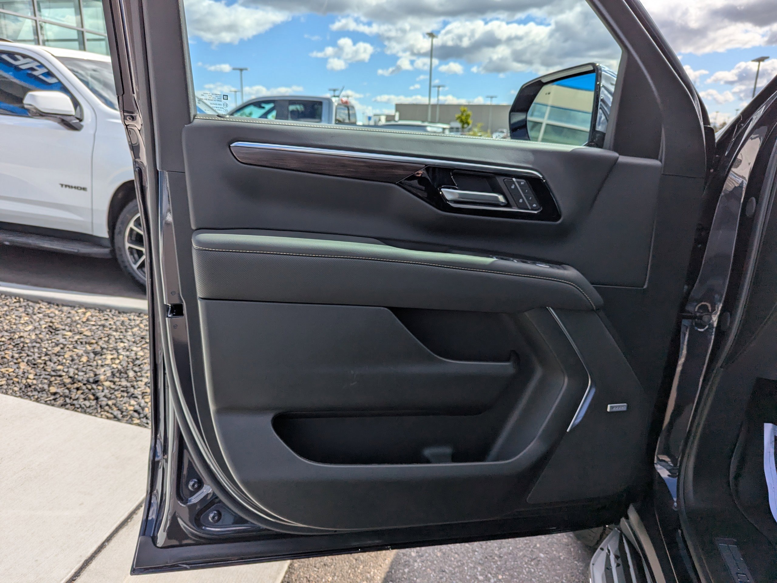 New 2026 Chevrolet Tahoe Premier AWD/4WD image 8