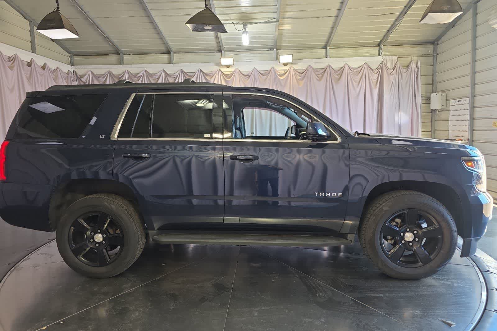 Used 2017 Chevrolet Tahoe LT w/ Luxury Package AWD/4WD image 9