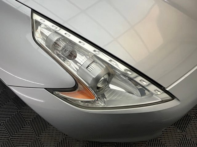 Used 2010 Nissan 370Z Touring RWD image 26