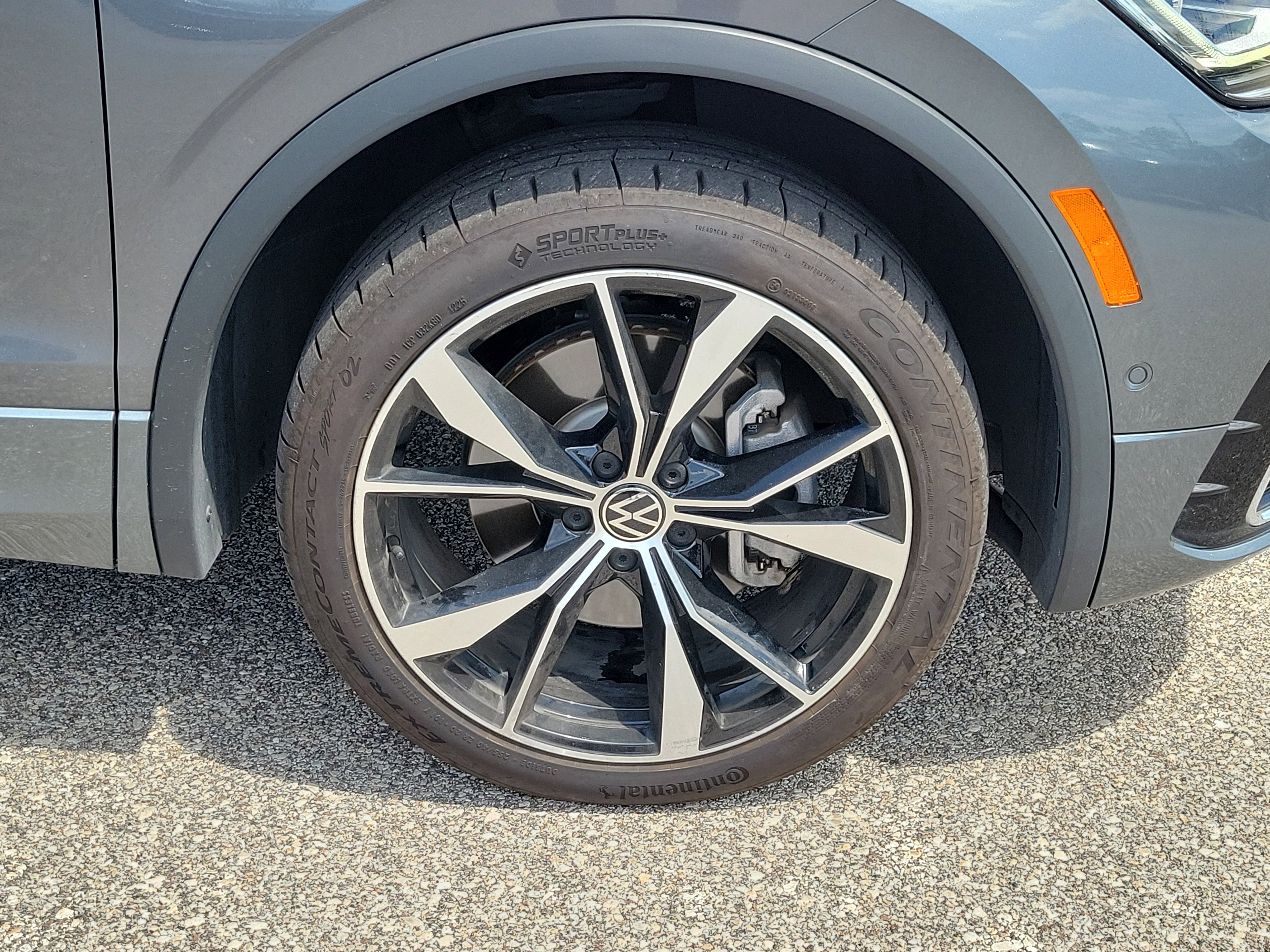 Used 2022 Volkswagen Tiguan SEL R-Line image 7