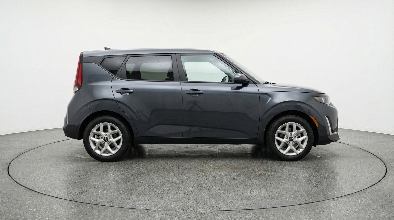 Used 2025 Kia Soul LX w/ LX Technology Package image 11