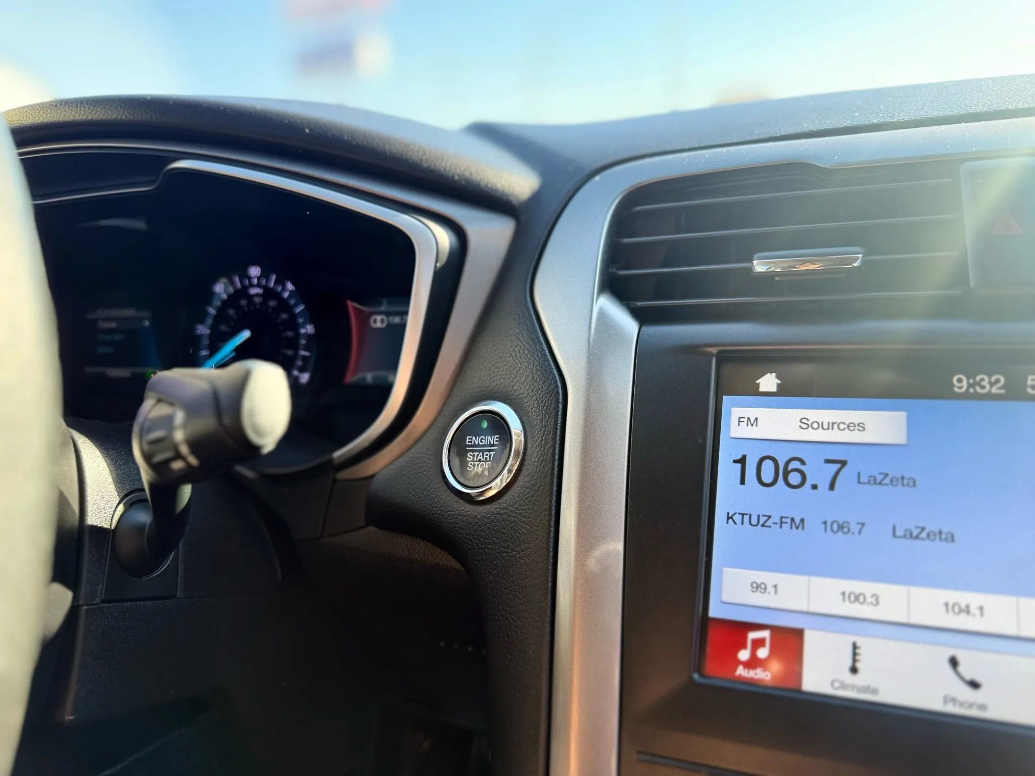 Used 2019 Ford Fusion SE FWD image 40