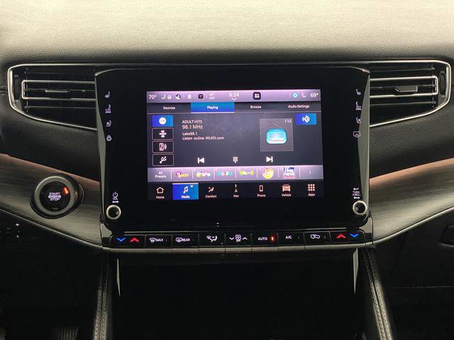 Used 2023 Jeep Wagoneer L Series III w/ Preferred Equipment Group image 8