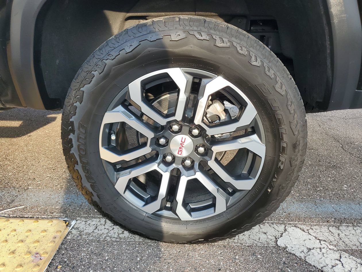 Used 2024 GMC Canyon AT4 AWD/4WD image 5