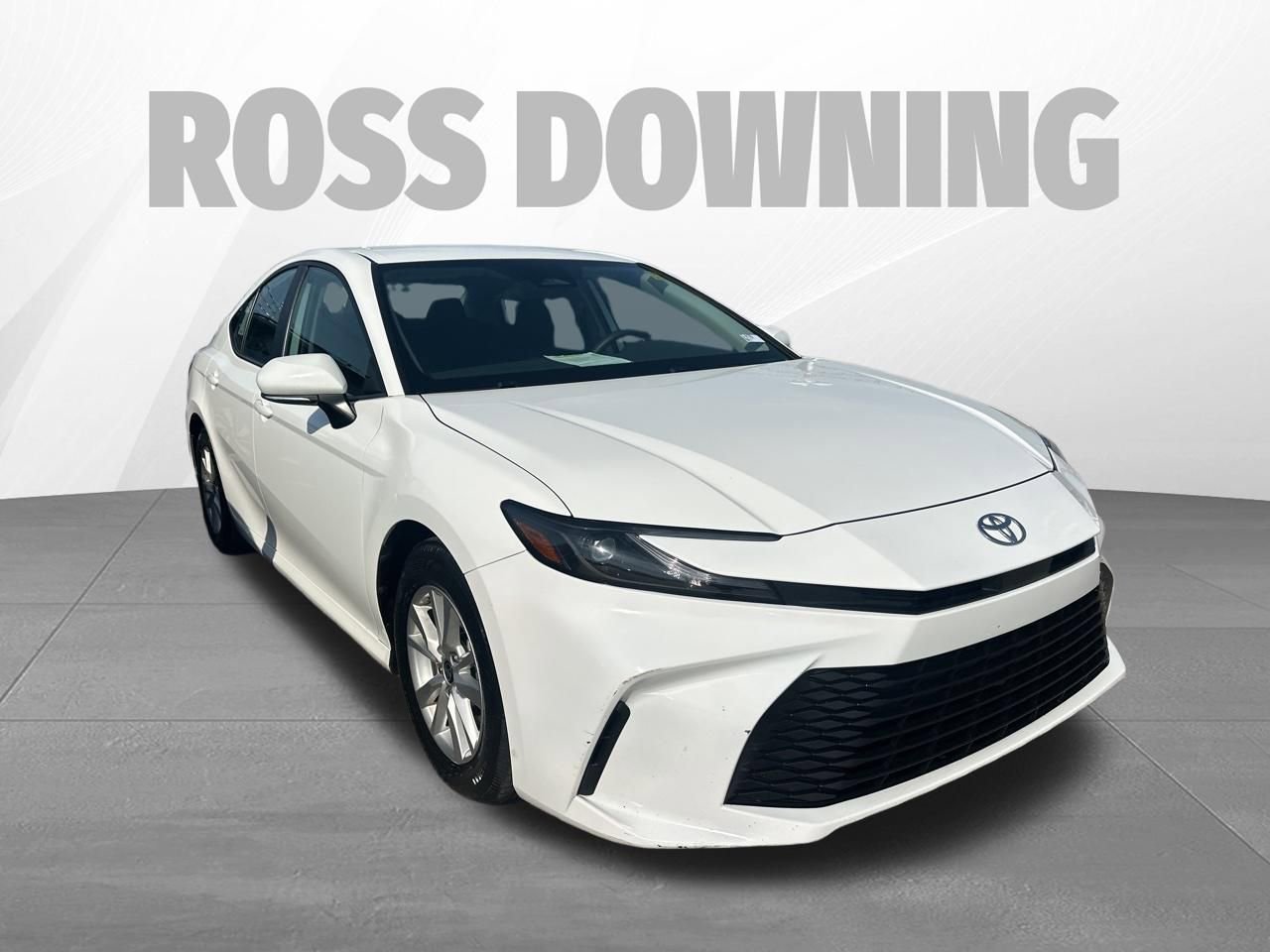 Used 2025 Toyota Camry LE image 3