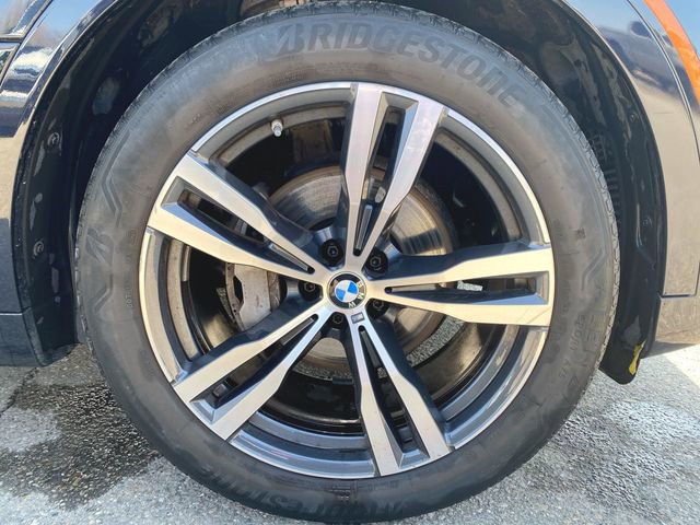 Used 2022 BMW X7 xDrive40i w/ M Sport Package image 13