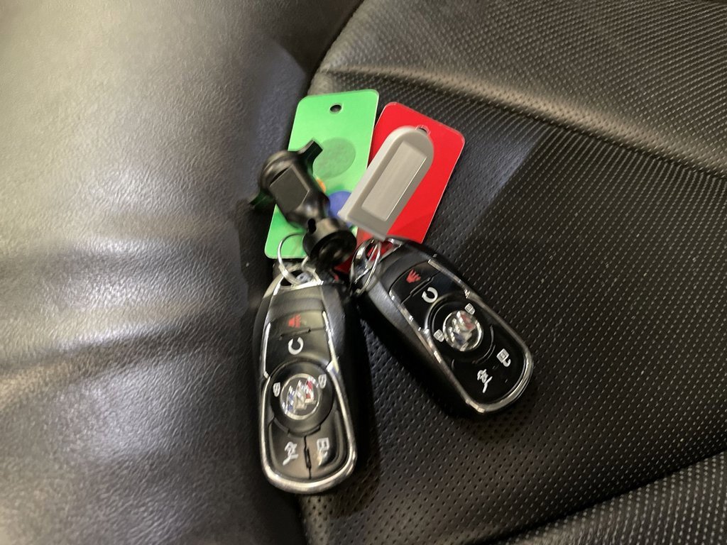 Used 2020 Buick Envision Essence image 28