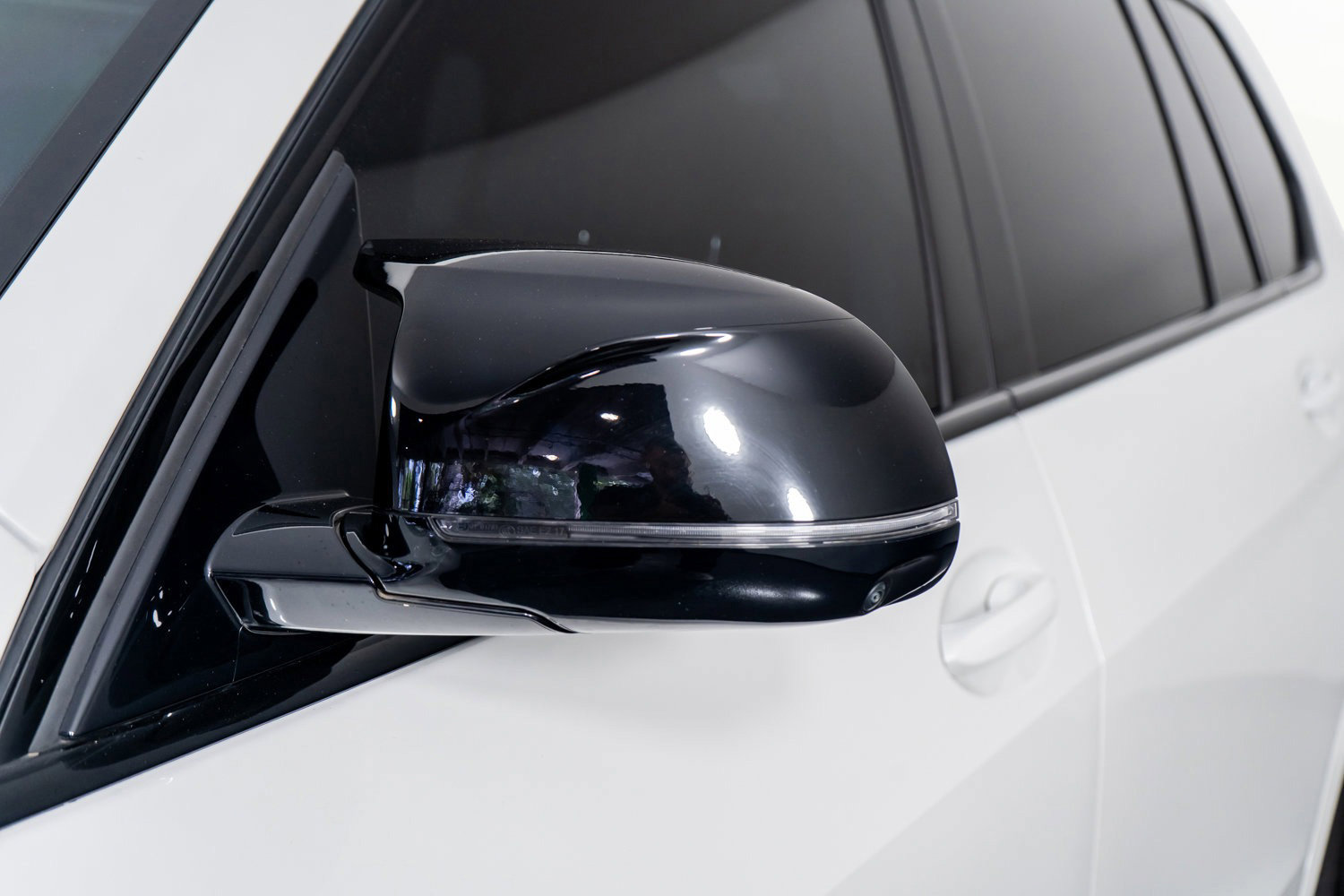 Used 2025 BMW X7 M60i image 30