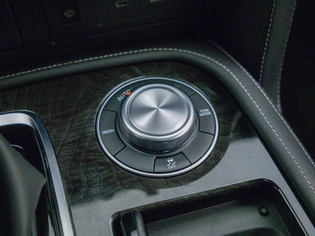 Used 2024 INFINITI QX80 Sensory AWD/4WD image 33