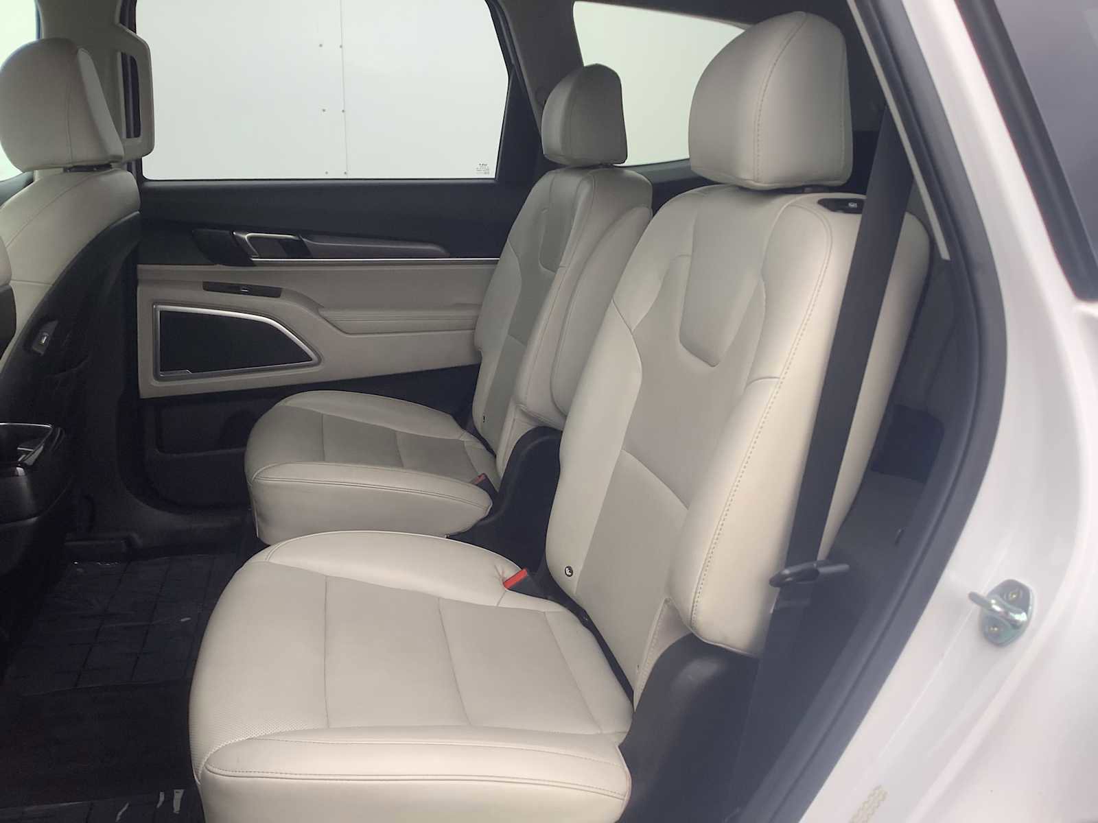 Used 2022 Kia Telluride S image 13