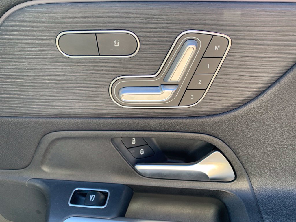 Used 2023 Mercedes-Benz GLB 250 4MATIC image 42