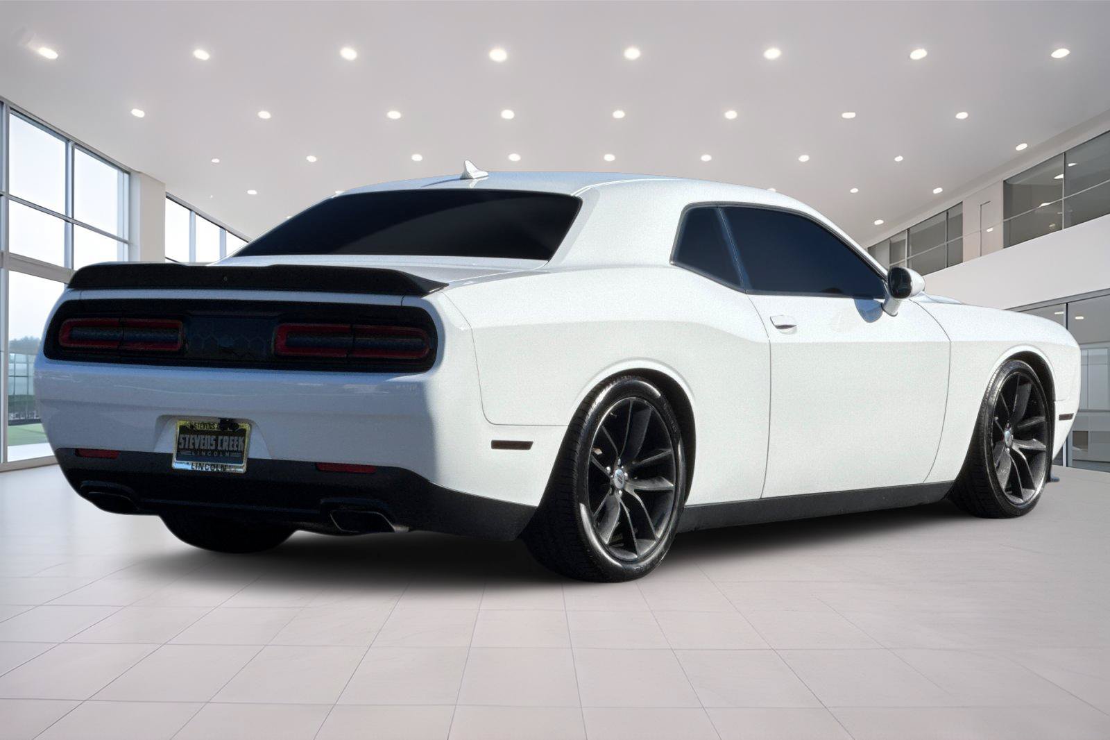 Used 2018 Dodge Challenger R/T Scat Pack RWD image 4