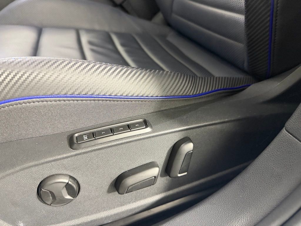 Used 2023 Volkswagen Golf R AWD/4WD image 24