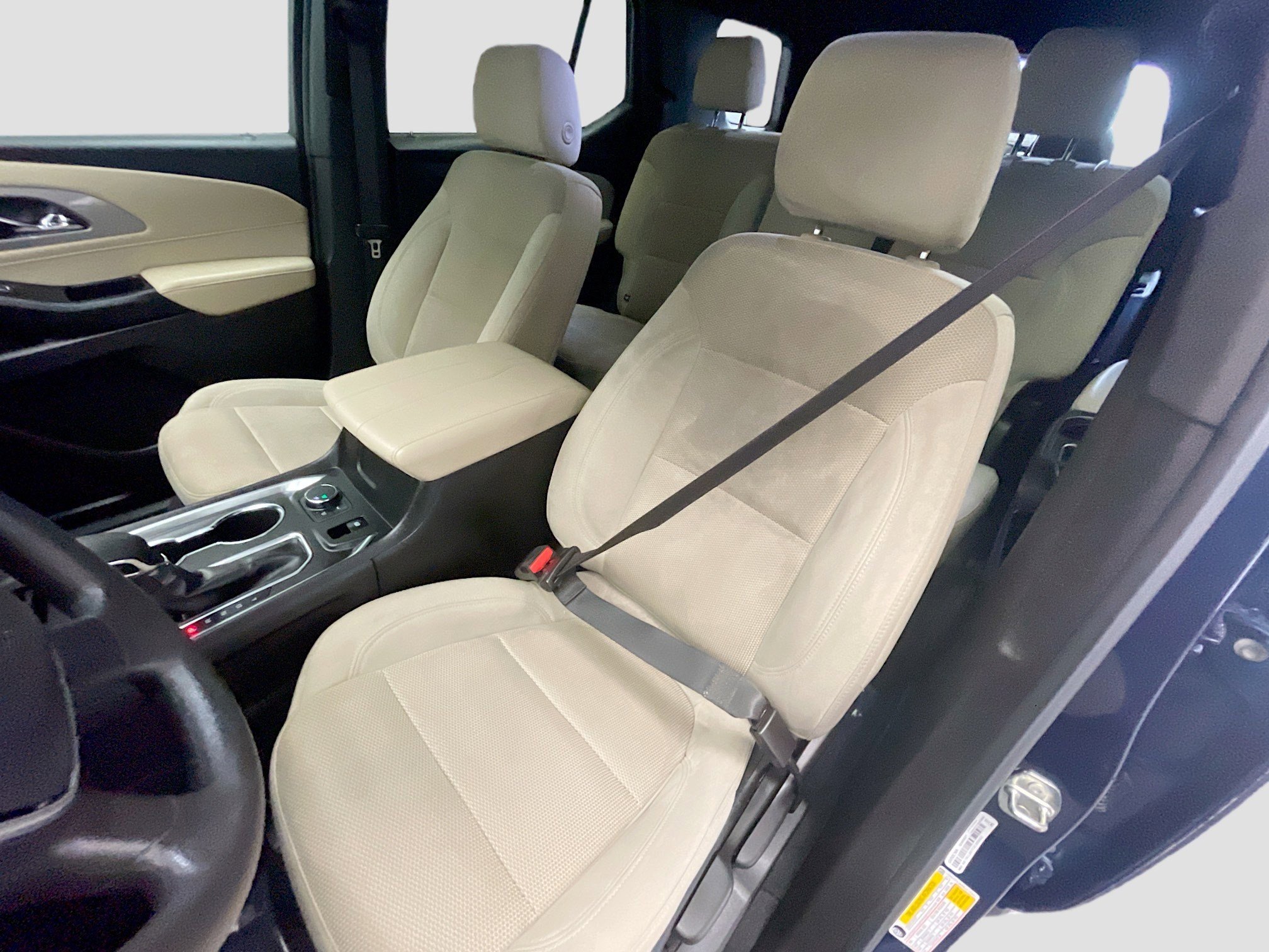 Used 2022 Chevrolet Traverse LS image 12