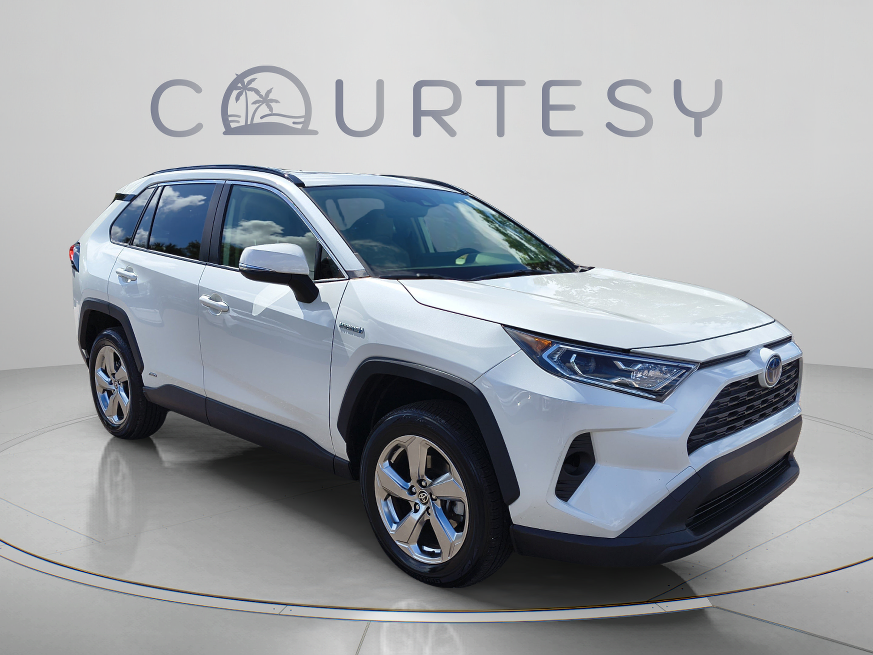 Used 2021 Toyota RAV4 XLE Premium AWD/4WD image 7