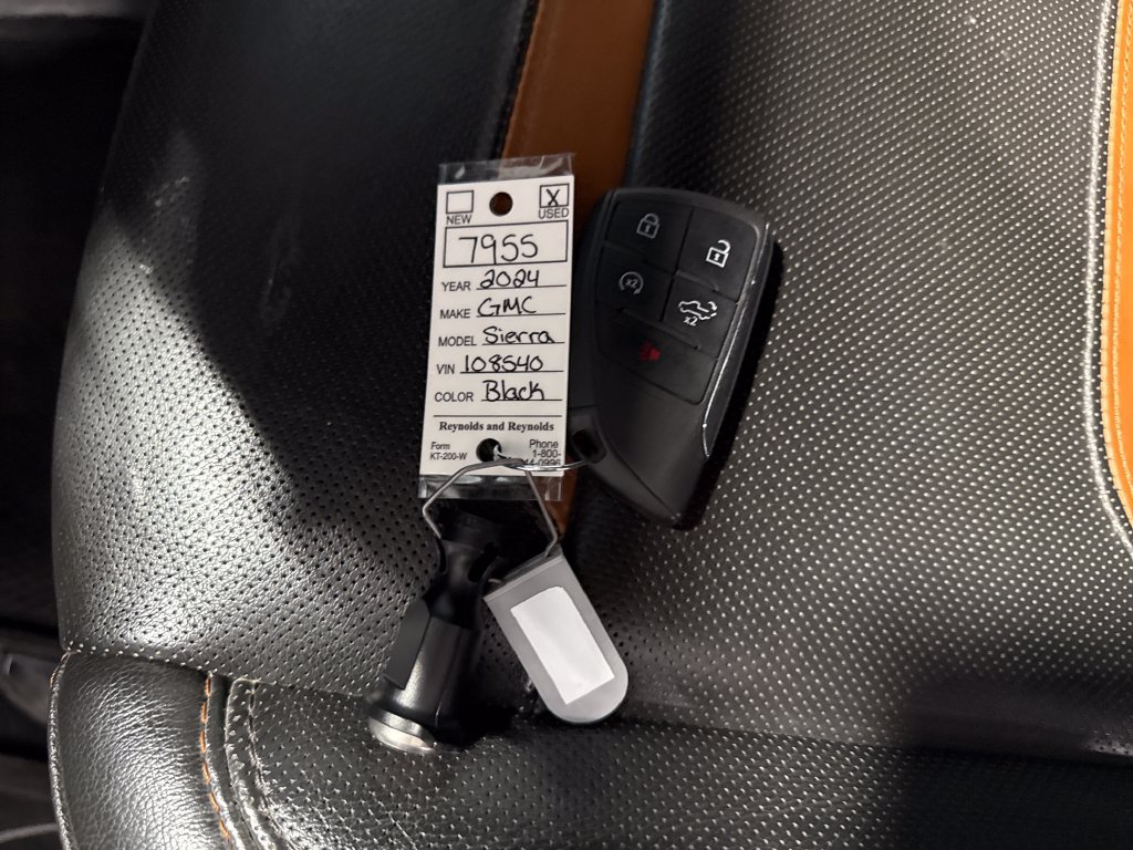 Used 2024 GMC Sierra 1500 AT4 AWD/4WD image 22