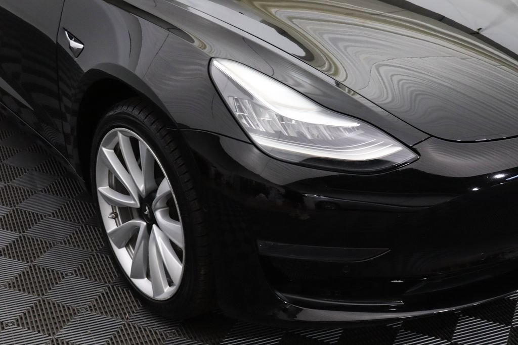 Used 2019 Tesla Model 3 Standard Range RWD image 9