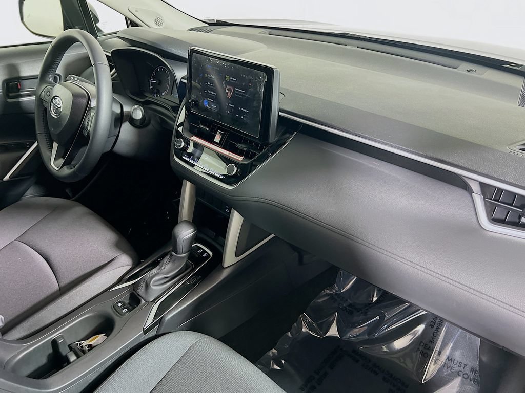 Certified 2025 Toyota Corolla Cross LE w/ Moonroof Package AWD/4WD image 25