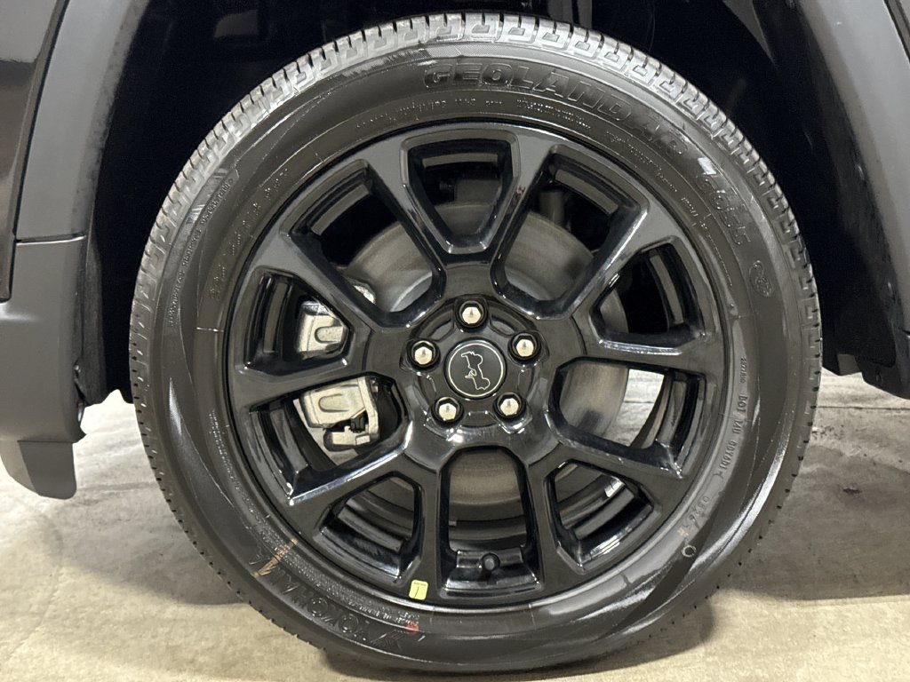 New 2026 Jeep Compass Latitude AWD/4WD image 25