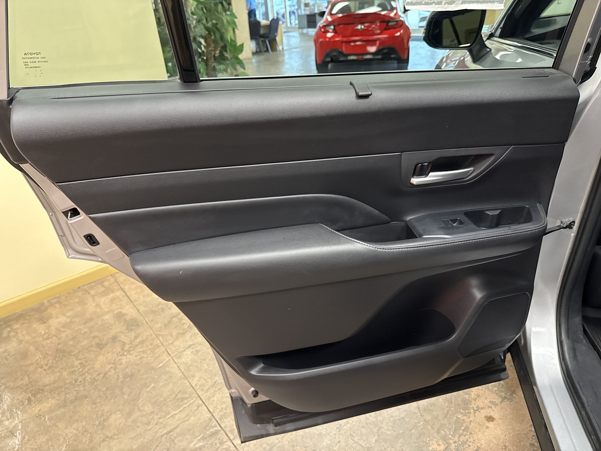 Used 2024 Toyota Grand Highlander AWD Hybrid image 27