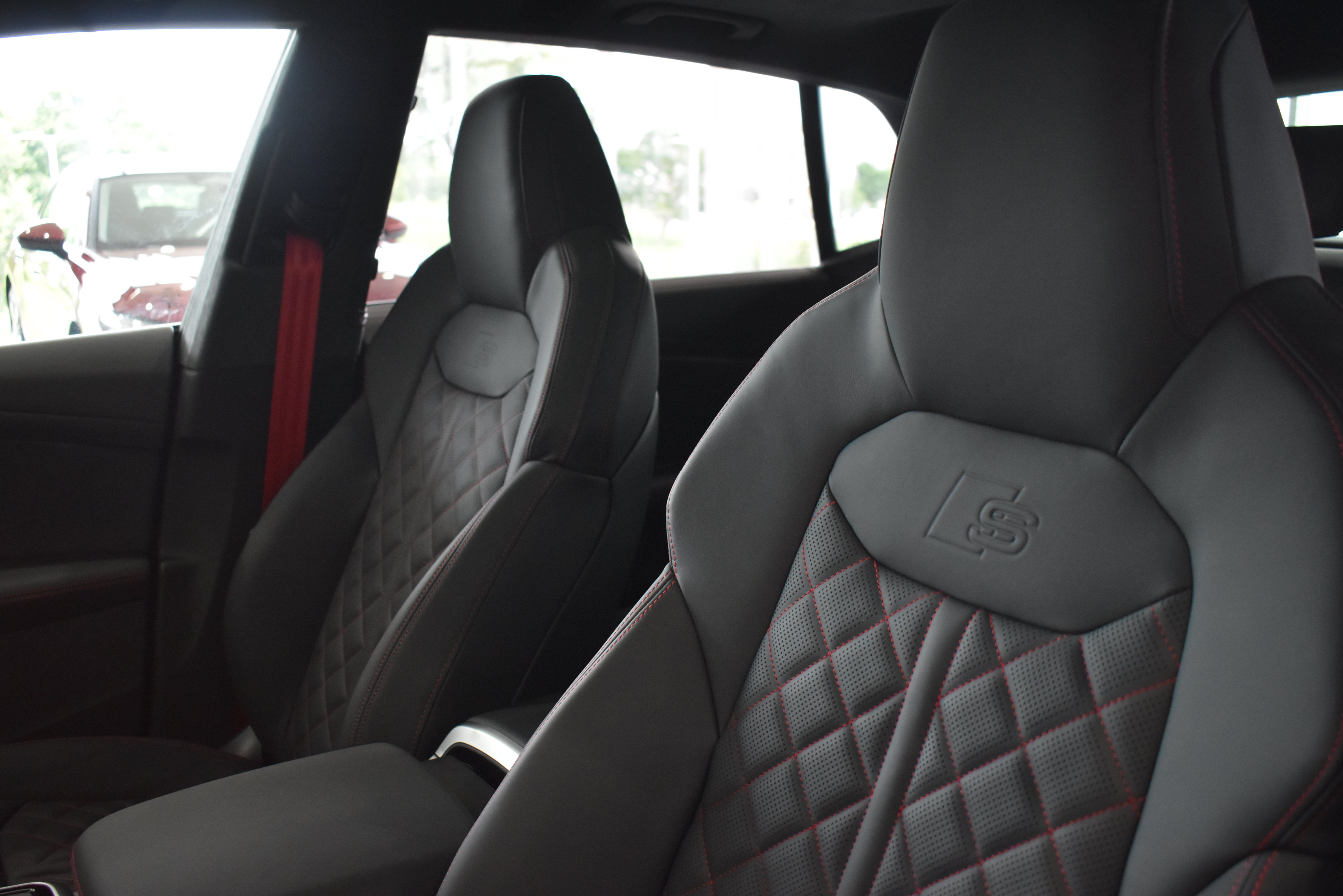 New 2026 Audi SQ8 Prestige AWD/4WD image 14