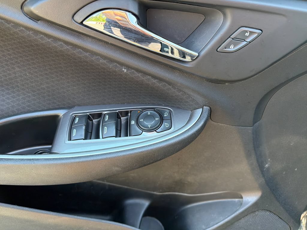 Used 2018 Chevrolet Malibu LT FWD image 20