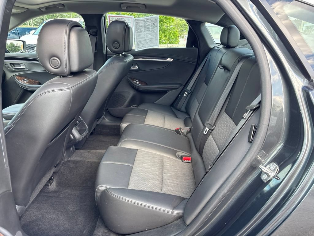 Used 2014 Chevrolet Impala LT w/ Convenience Package FWD image 12
