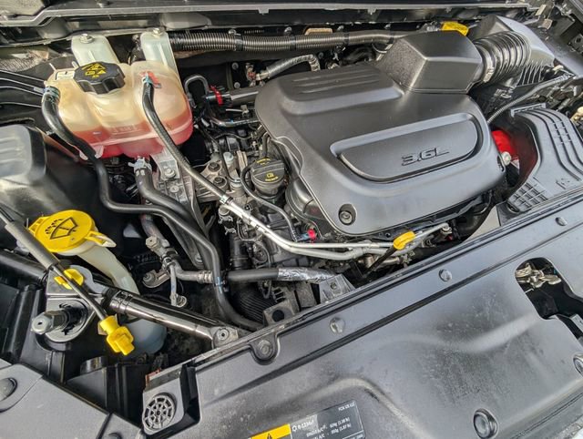 Used 2023 Chrysler Pacifica Limited image 25