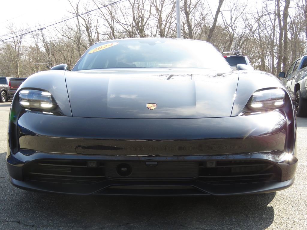 Used 2024 Porsche Taycan image 2