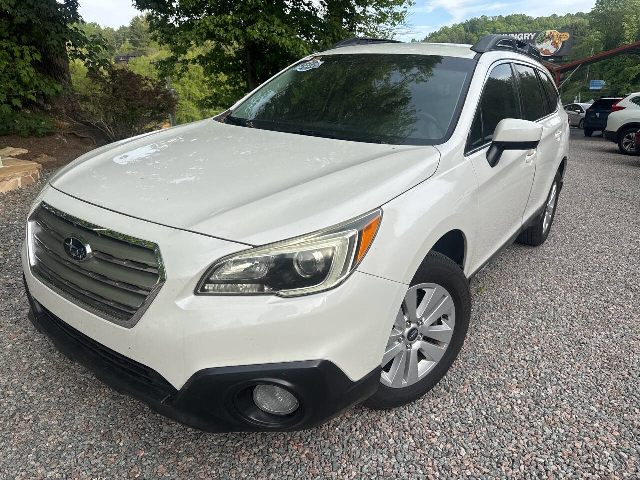 Used 2015 Subaru Outback 2.5i Premium AWD/4WD image 1