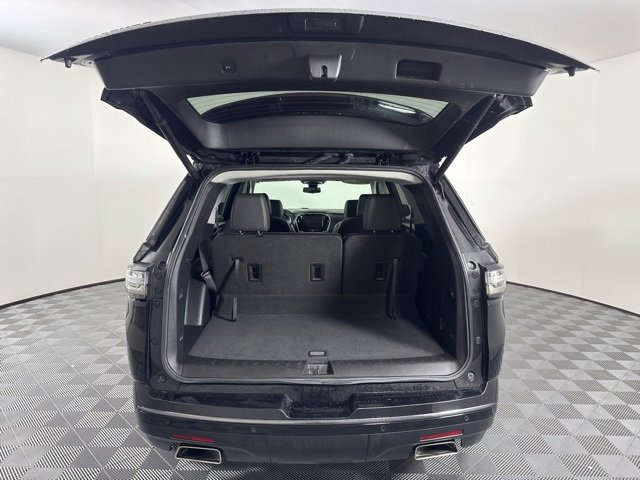 Used 2020 Chevrolet Traverse Premier w/ Redline Edition image 11
