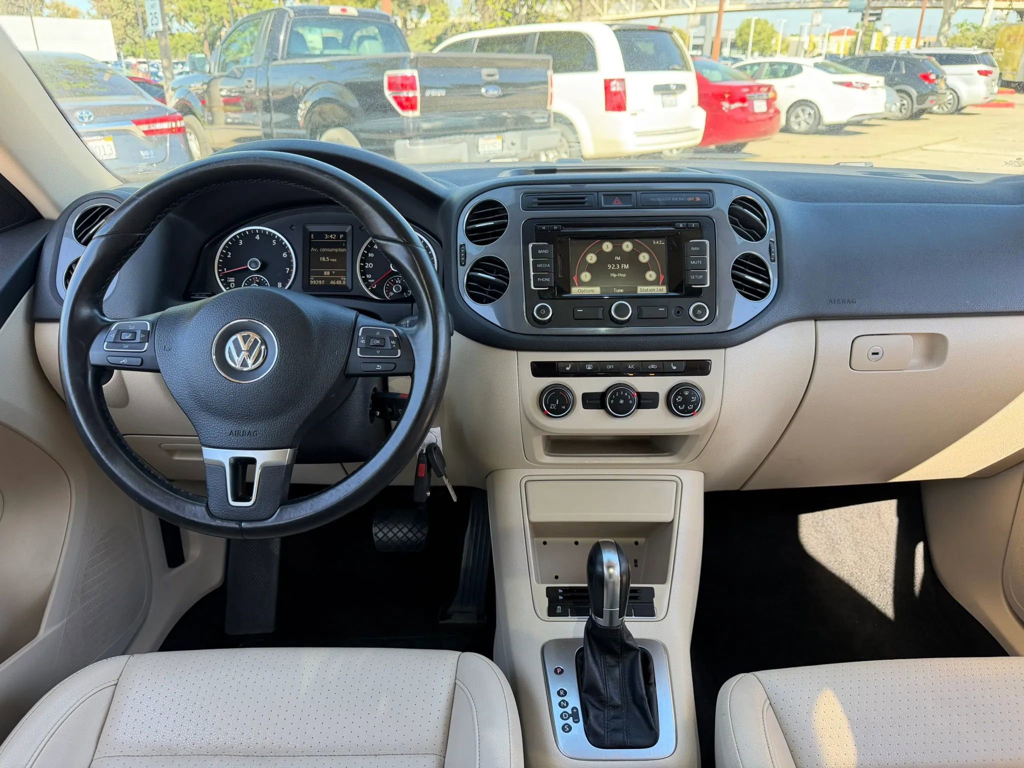 Used 2013 Volkswagen Tiguan SE FWD image 16