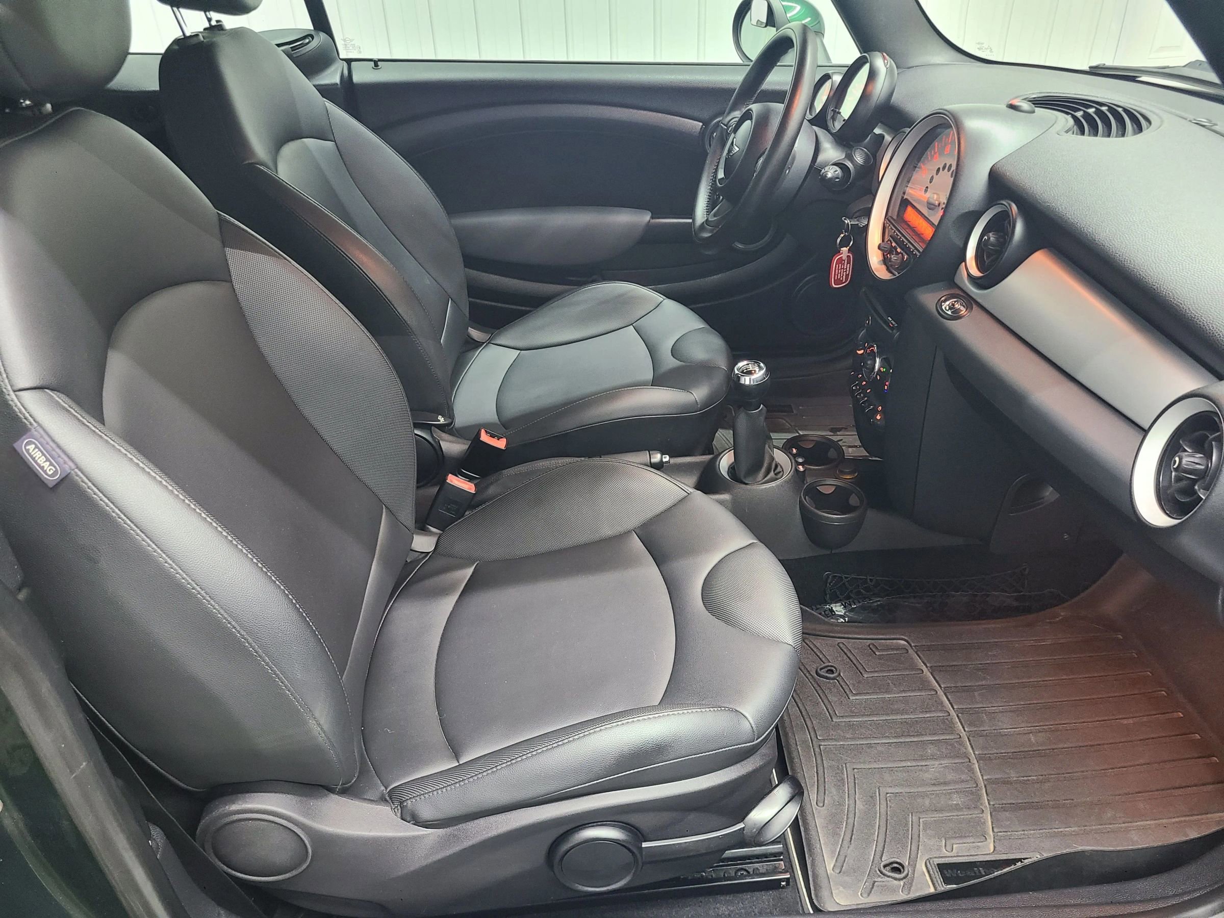 Used 2011 MINI Cooper Convertible image 38