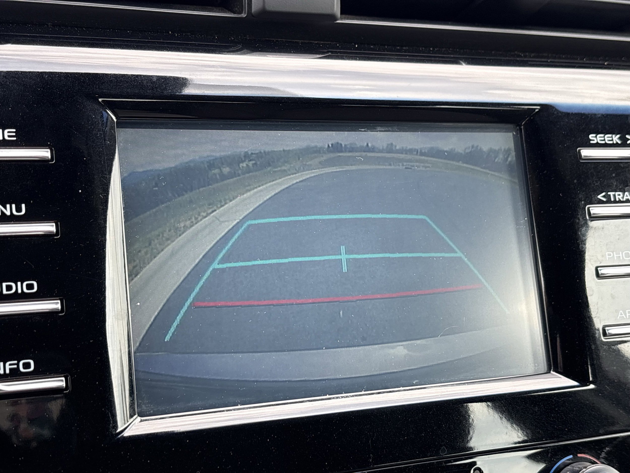 Used 2018 Toyota Camry LE FWD image 23