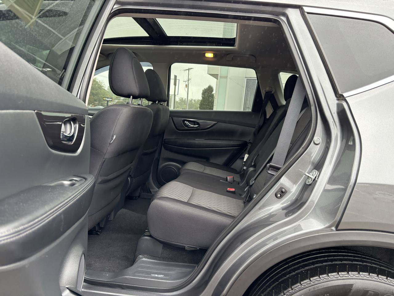 Used 2018 Nissan Rogue SV w/ Sun & Sound Touring Package AWD/4WD image 35
