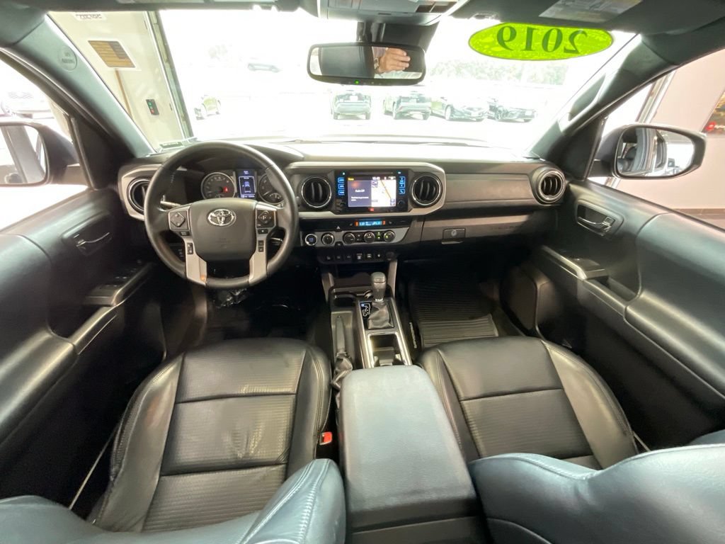 Used 2019 Toyota Tacoma Limited AWD/4WD image 8