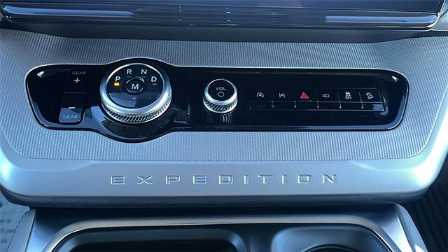 New 2025 Ford Expedition Active image 27