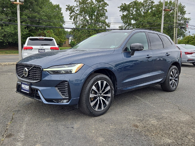 Used 2024 Volvo XC60 B5 Core w/ Climate Package AWD/4WD image 3