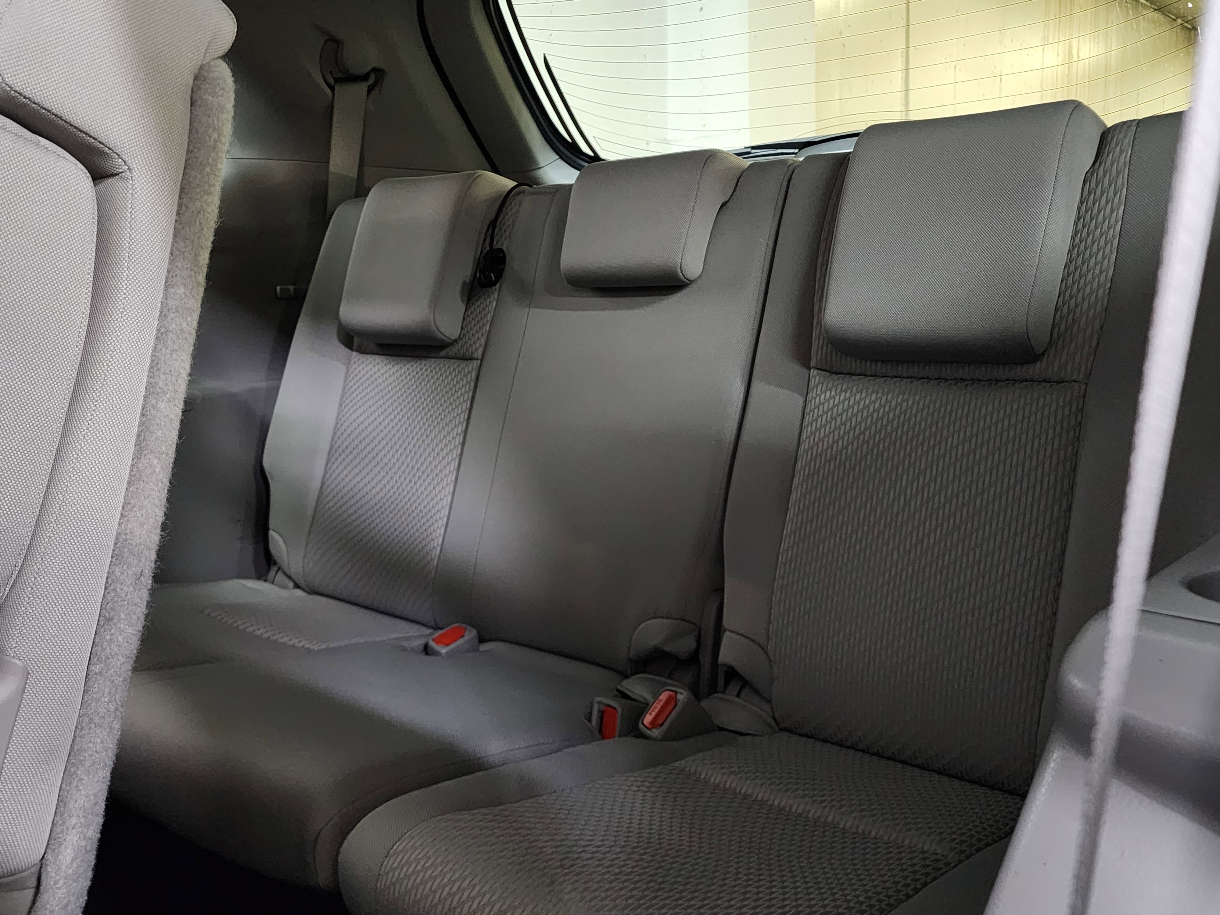 Used 2017 Toyota Highlander LE image 18