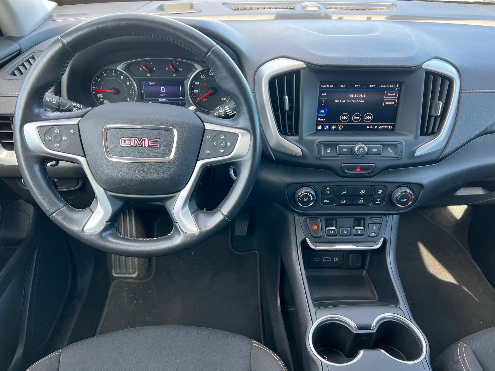 Used 2020 GMC Terrain SLE FWD image 2