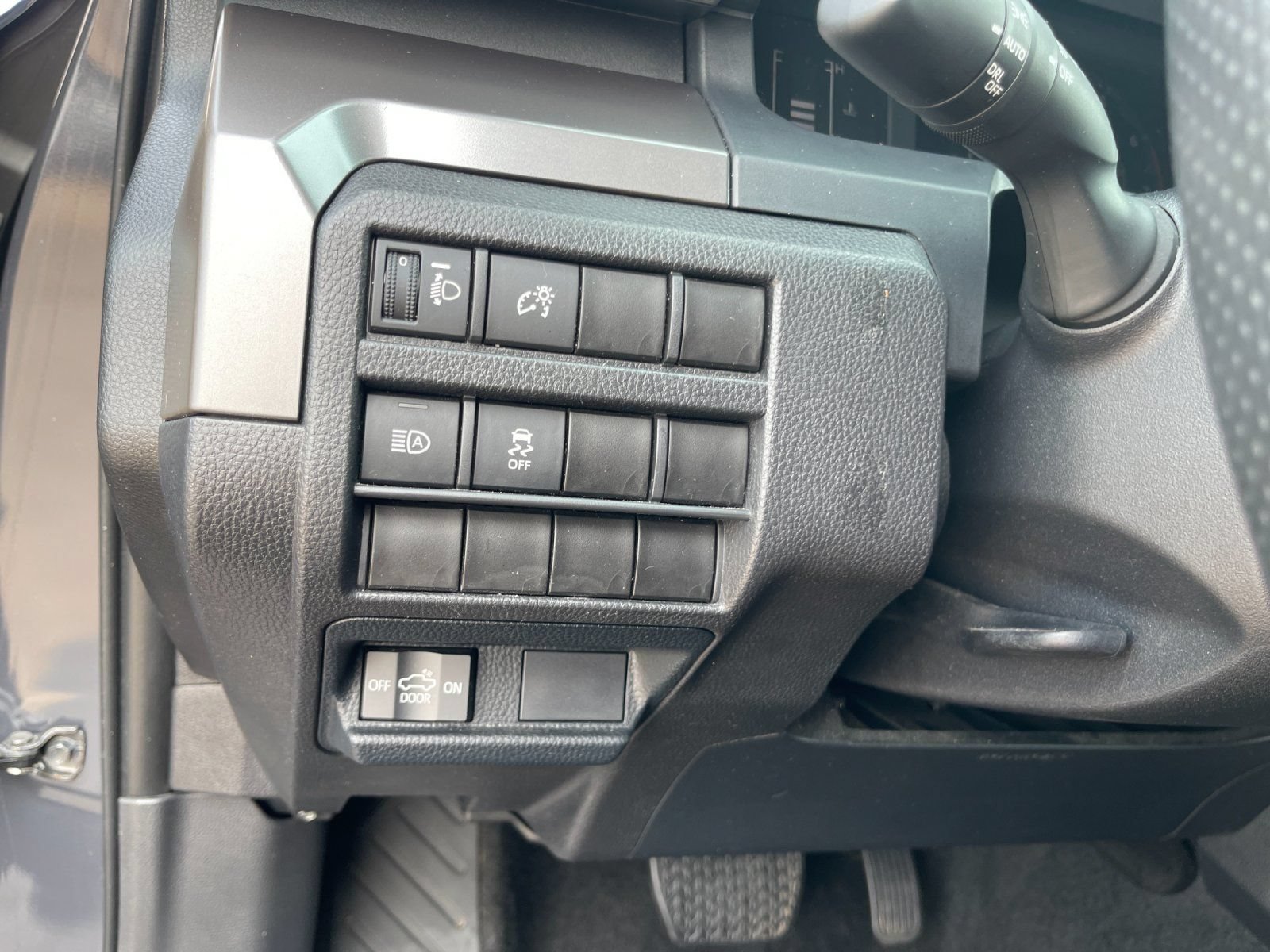 Used 2024 Toyota Tacoma SR5 AWD/4WD image 29