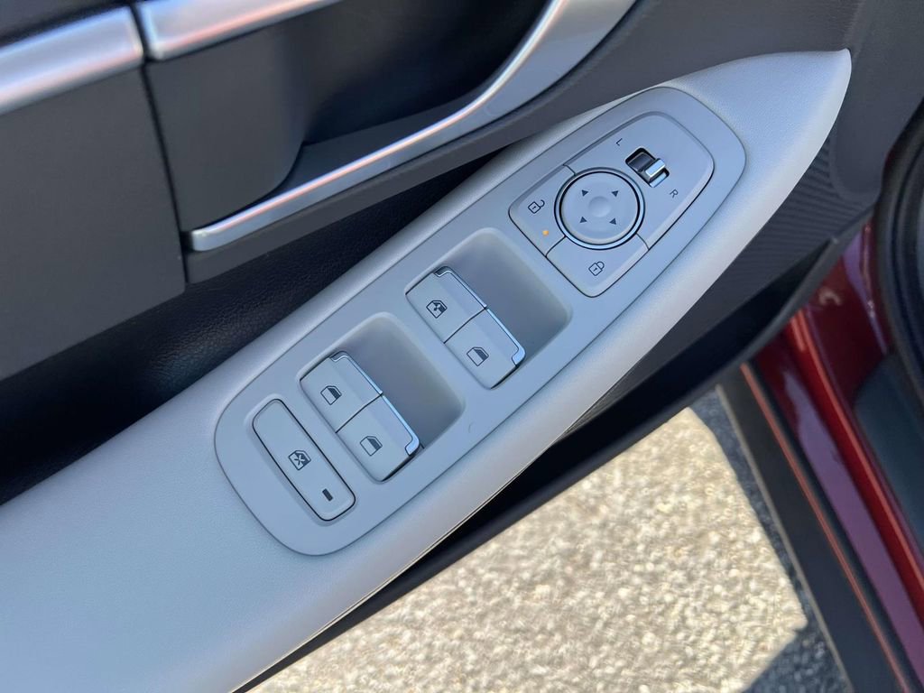 Certified 2025 Hyundai Sonata SE image 16