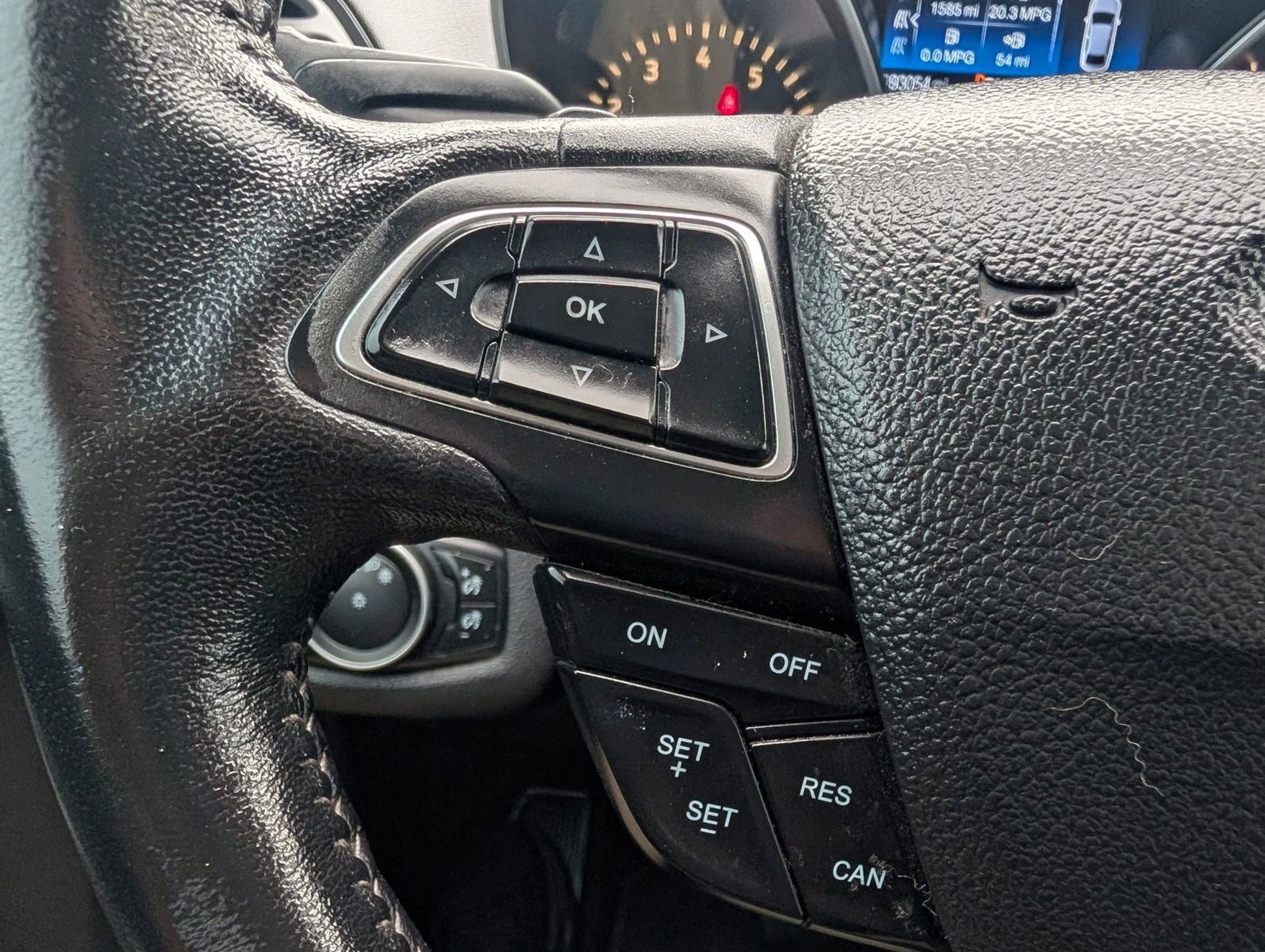Used 2017 Ford Escape SE w/ Equipment Group 201A FWD image 30