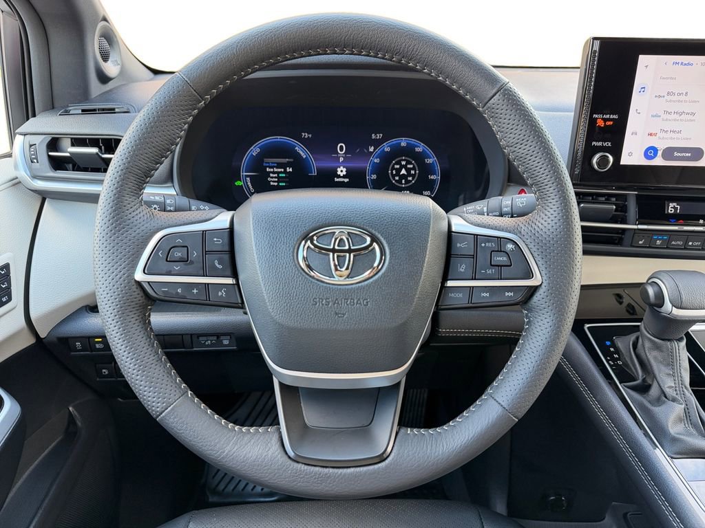 Used 2025 Toyota Sienna Platinum AWD/4WD image 25