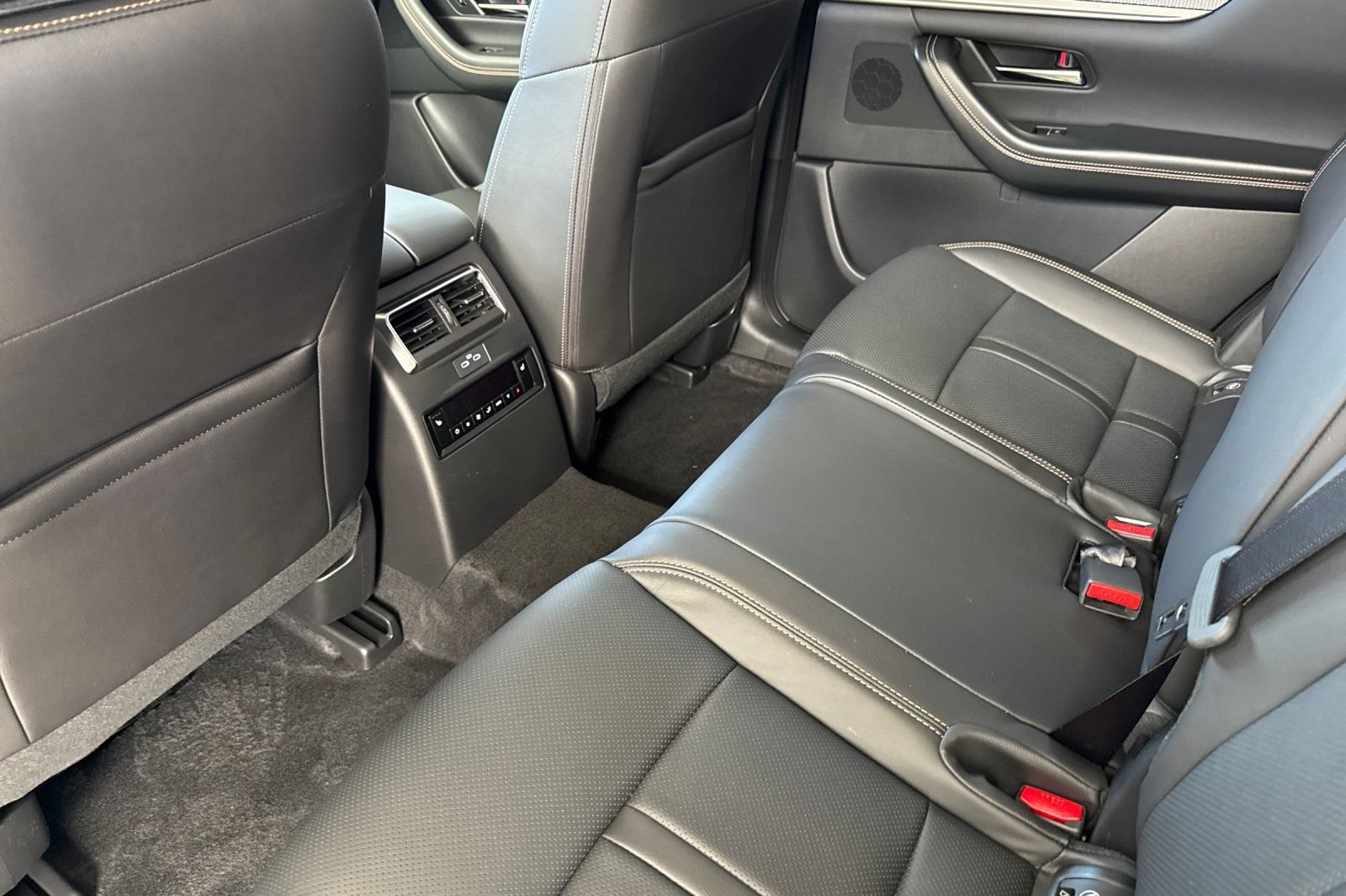 New 2026 MAZDA CX-90 Plug-In Hybrid w/ Preferred AWD/4WD image 10
