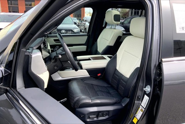 Used 2024 Toyota Sequoia Capstone AWD/4WD image 25