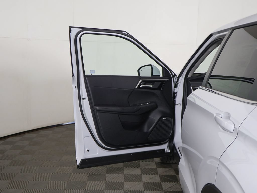 New 2026 Mitsubishi Outlander SE FWD image 21