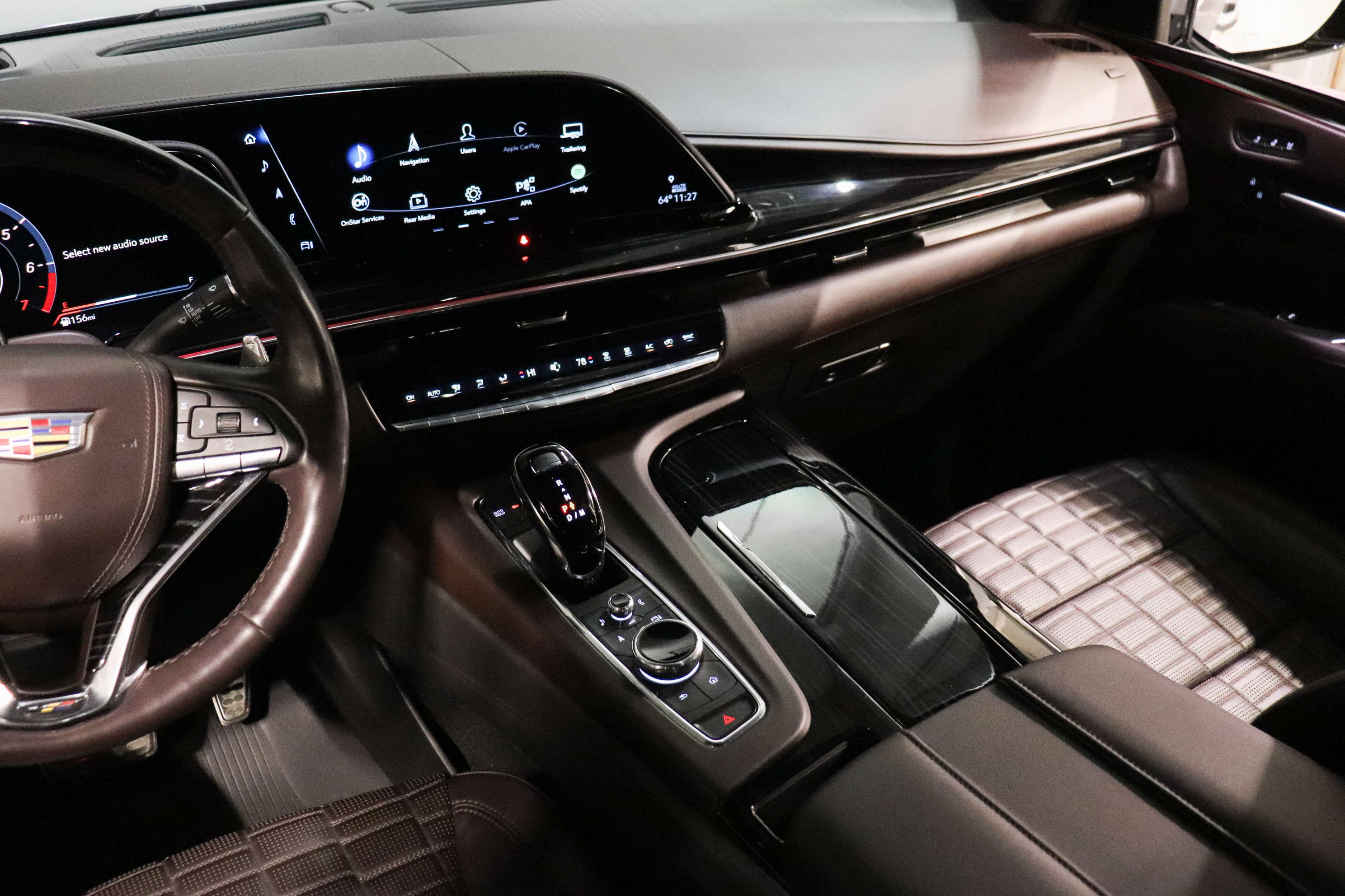 Used 2024 Cadillac Escalade ESV V w/ LPO, ONYX Package image 29