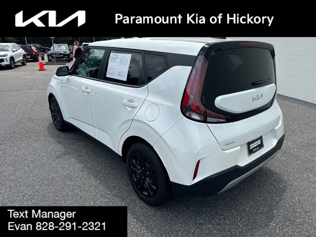 Used 2023 Kia Soul LX FWD image 5